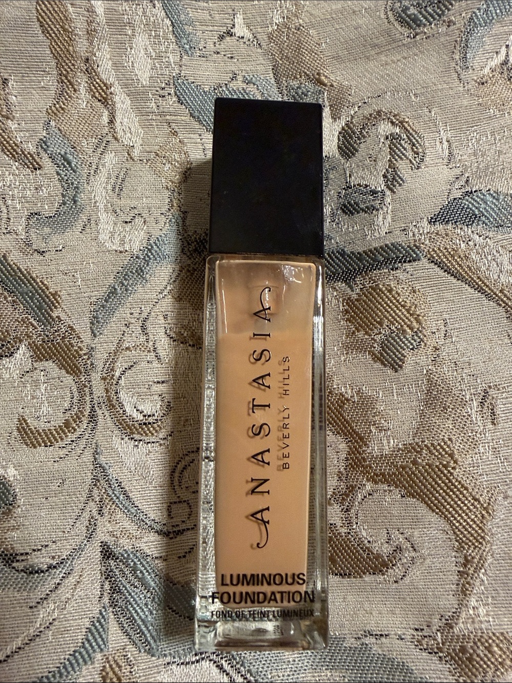 Anastasia Beverly Hills Luminous Foundation — Warm Beige/Nude